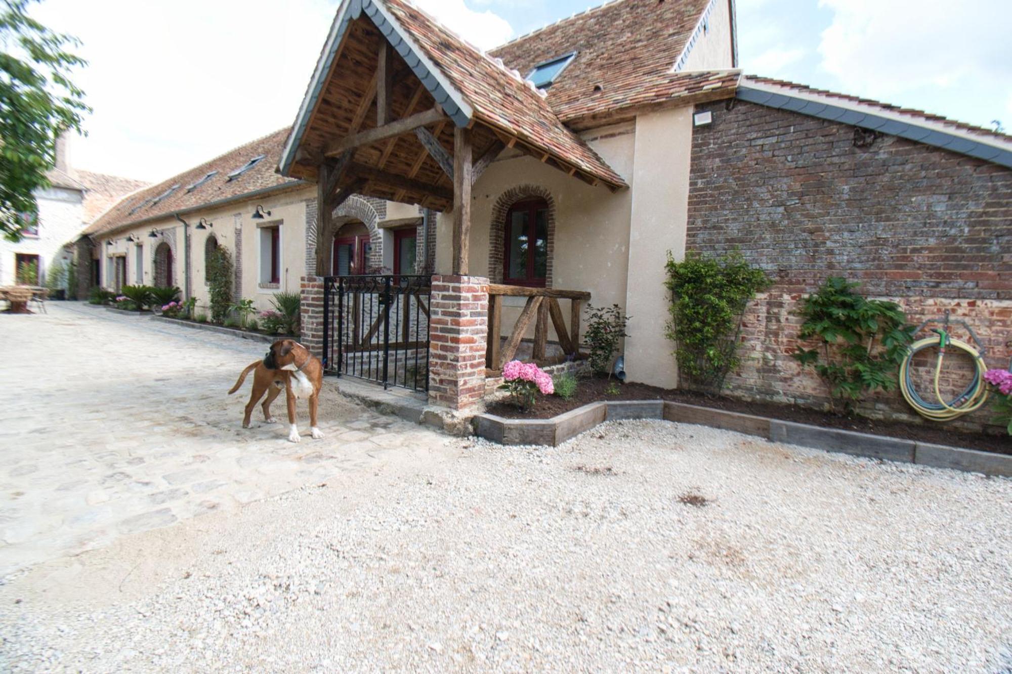 Le Relais Des Caleches - La Jungle Room Bu (Eure-et-Loir) Exterior photo